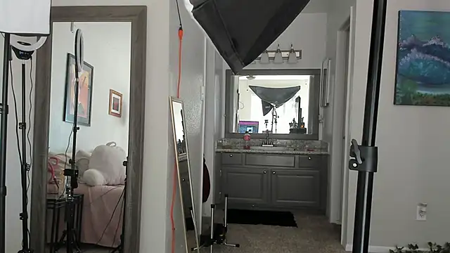 yiauana online show from 01.24.25