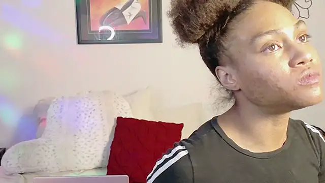 yiauana online show from 02.18.25