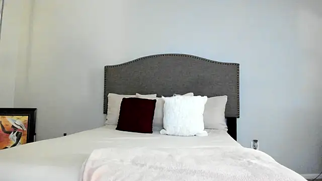 yiauana online show from 09.14.25