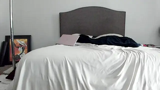 yiauana online show from 10.03.25