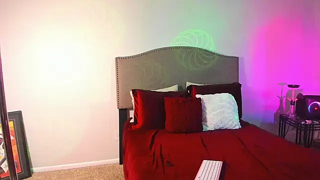 yiauana online show from 11.12.25