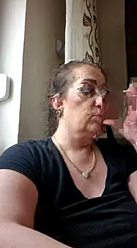 AvaLloyd online show from 02.05.25