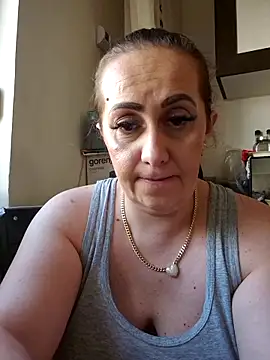 AvaLloyd online show from 02.07.25