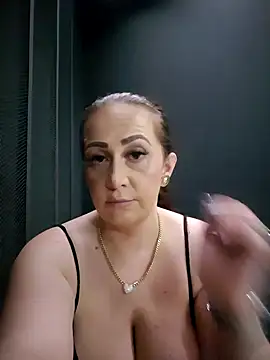 AvaLloyd online show from 02.08.25