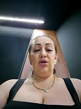 AvaLloyd online show from 03.05.25