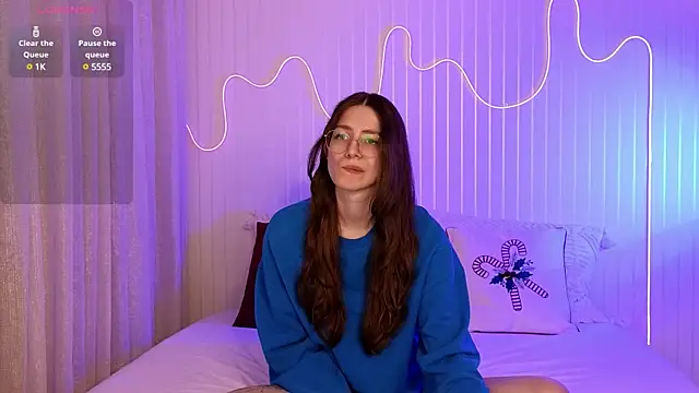Snapshot of Ester_Hill chatting on 12.17.24 Ester Hill online show from 12.17.24