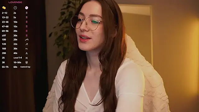 Snapshot of Ester_Hill chatting on 11.11.25 Ester Hill online show from 11.11.25