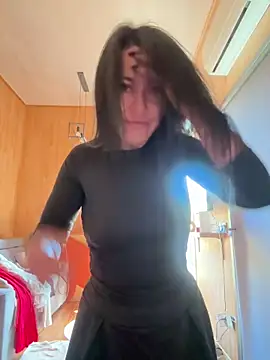 Snapshot of CuteNata chatting on 10.31.25 CuteNata online show from 10.31.25