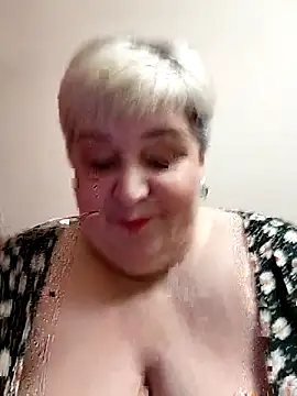 Snapshot of Baunti5555 chatting on 10.27.25 Baunti5555 online show from 10.27.25