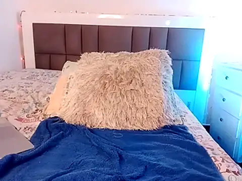 Snapshot of nicolaskan chatting on 10.11.25 nicolaskan online show from 10.11.25