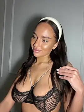 CardiSweetBaby online show from 01.04.25