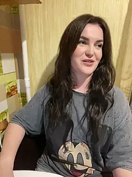 Snapshot of Karolina_llove chatting on 12.19.24 Karolina llove online show from 12.19.24