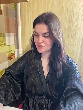 Snapshot of Karolina_llove chatting on 12.20.24 Karolina llove online show from 12.20.24