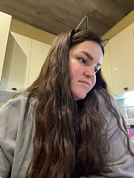 Snapshot of Karolina_llove chatting on 10.18.25 Karolina llove online show from 10.18.25