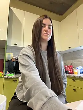 Snapshot of Karolina_llove chatting on 11.06.25 Karolina llove online show from 11.06.25