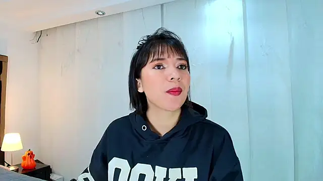 Snapshot of lina_bedoya_ chatting on 10.16.25 lina bedoya online show from 10.16.25