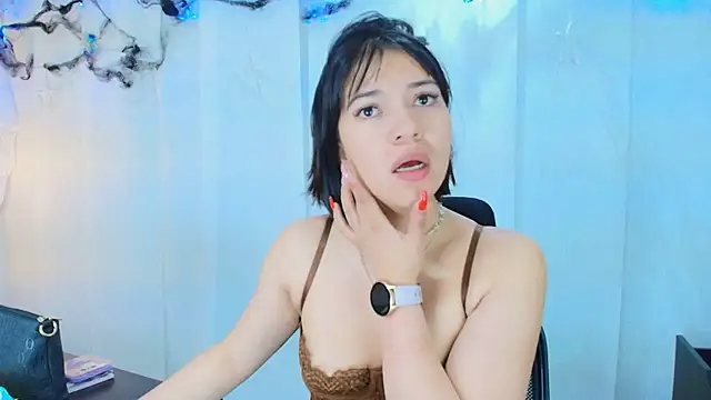 Snapshot of lina_bedoya_ chatting on 10.28.25 lina bedoya online show from 10.28.25