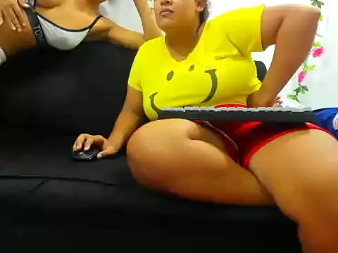 Snapshot of Kika_teem chatting on 09.30.25 Kika teem online show from 09.30.25