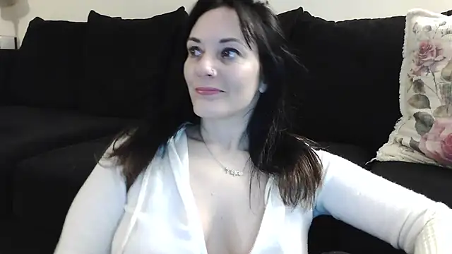 Snapshot of CrystalLakeXO chatting on 10.01.25 CrystalLakeXO online show from 10.01.25