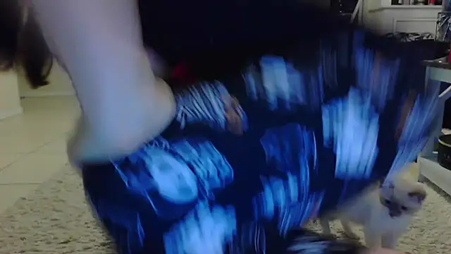 Snapshot of CrystalLakeXO chatting on 10.18.25 CrystalLakeXO online show from 10.18.25