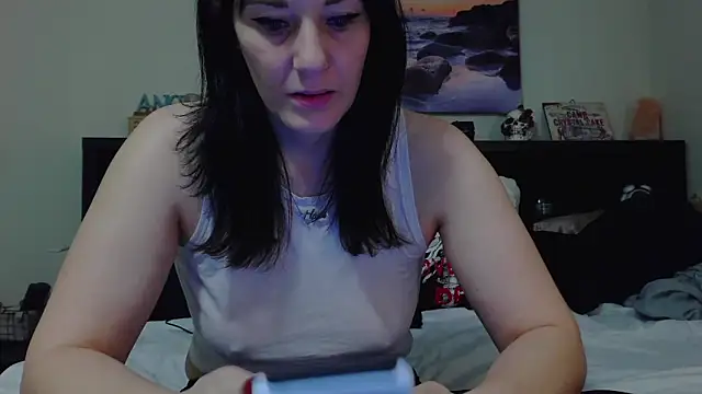 Snapshot of CrystalLakeXO chatting on 11.02.25 CrystalLakeXO online show from 11.02.25