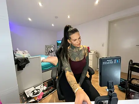 AileenInkOfficial online show from 12.21.24