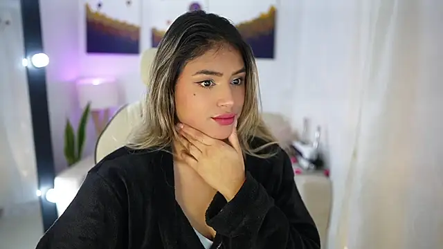 SaraParisi online show from 12.02.24