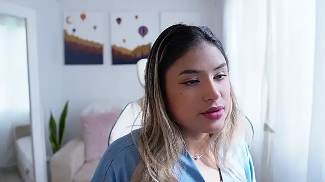SaraParisi online show from 12.13.24