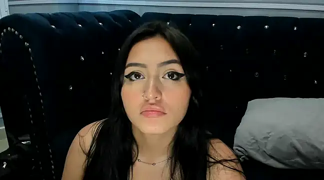 Snapshot of Lesly_sexy4u chatting on 12.18.24 Lesly sexy4u online show from 12.18.24