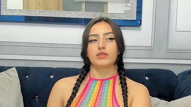 Snapshot of Lesly_sexy4u chatting on 12.20.24 Lesly sexy4u online show from 12.20.24