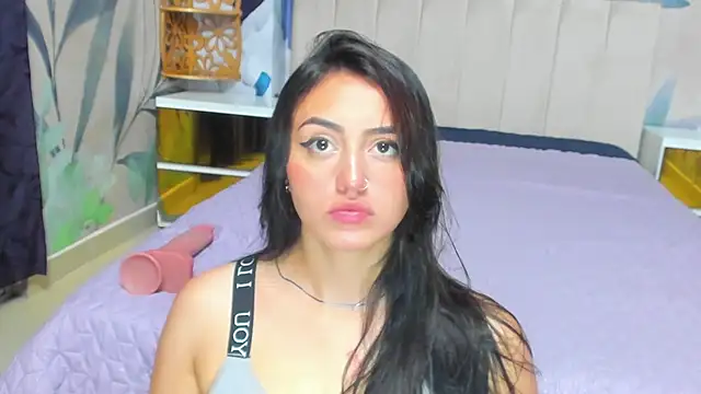 Snapshot of Lesly_sexy4u chatting on 01.07.25 Lesly sexy4u online show from 01.07.25