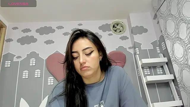 Snapshot of Lesly_sexy4u chatting on 01.24.25 Lesly sexy4u online show from 01.24.25