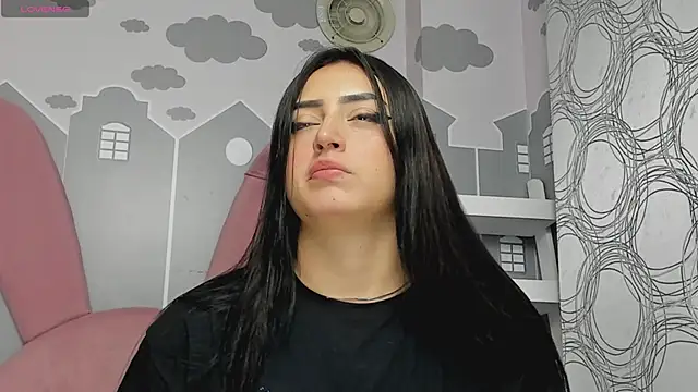 Snapshot of Lesly_sexy4u chatting on 03.18.25 Lesly sexy4u online show from 03.18.25