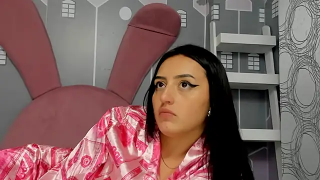 Snapshot of Lesly_sexy4u chatting on 03.21.25 Lesly sexy4u online show from 03.21.25