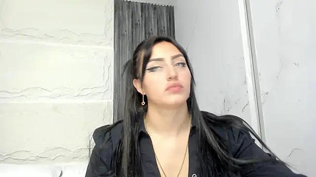 Snapshot of Lesly_sexy4u chatting on 10.18.25 Lesly sexy4u online show from 10.18.25