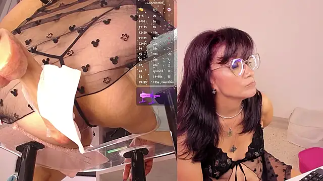 Snapshot of Ahytanna chatting on 10.26.25 Ahytanna online show from 10.26.25