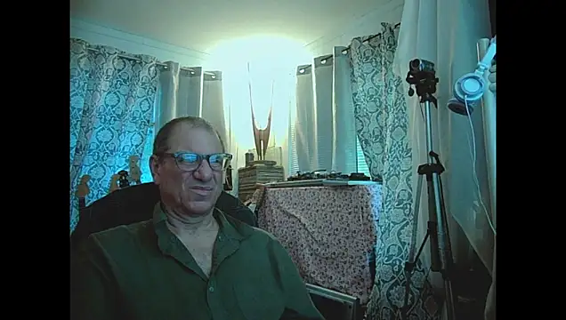 Snapshot of coryassman chatting on 05.30.26 coryassman online show from 05.30.26