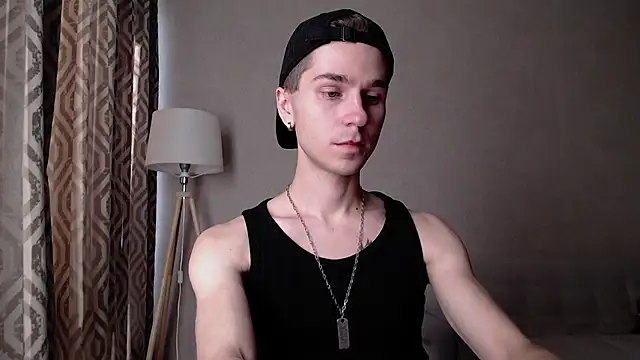 Snapshot of Joseph__Quinn chatting on 10.02.25 Joseph Quinn online show from 10.02.25