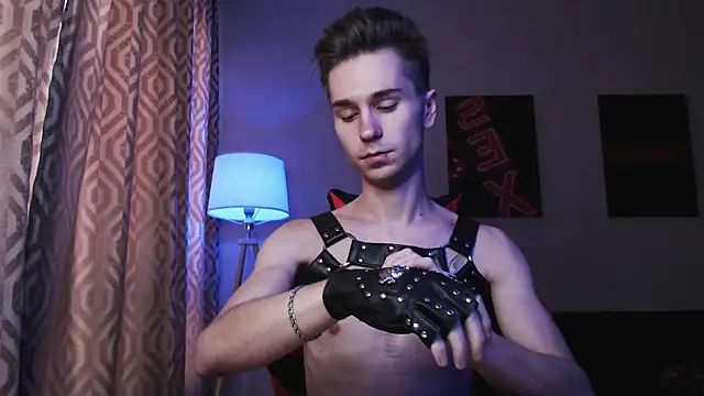 Snapshot of Joseph__Quinn chatting on 10.17.25 Joseph Quinn online show from 10.17.25