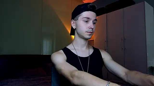 Joseph  Quinn online show from 02.26.26