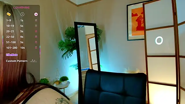 Snapshot of arielabradberry chatting on 10.13.25 arielabradberry online show from 10.13.25