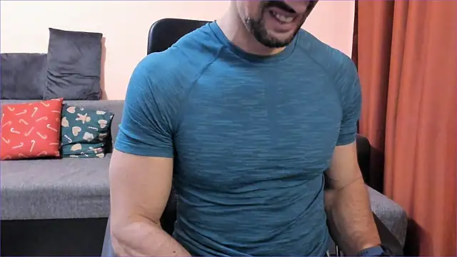 Snapshot of HotHunkTrainer chatting on 12.17.24 HotHunkTrainer online show from 12.17.24