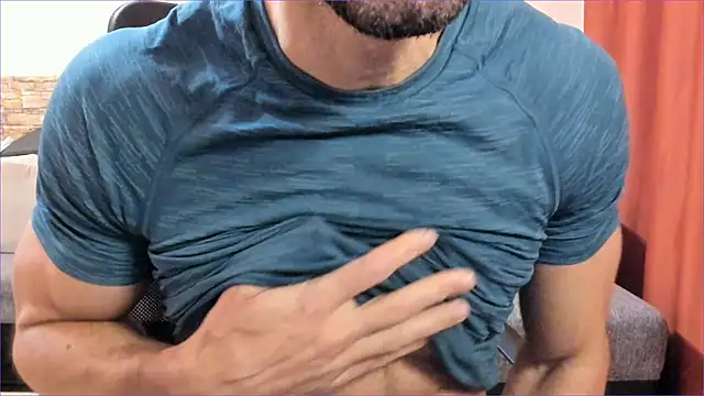 Snapshot of HotHunkTrainer chatting on 10.16.25 HotHunkTrainer online show from 10.16.25