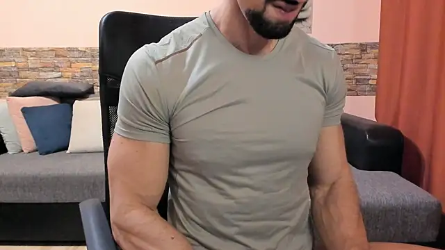 HotHunkTrainer online show from 12.22.25