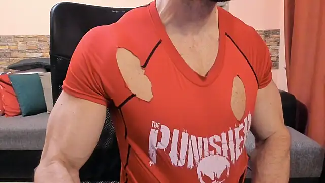 HotHunkTrainer online show from 04.17.26