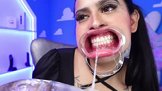 miss romyna online show from 01.28.25