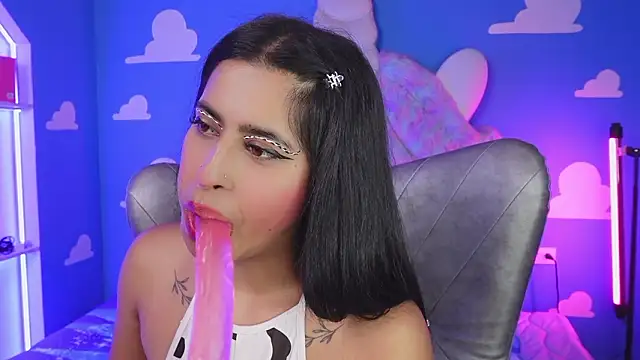 Snapshot of miss_romyna chatting on 02.18.26 miss romyna online show from 02.18.26