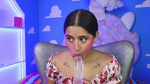 miss romyna online show from 04.15.26