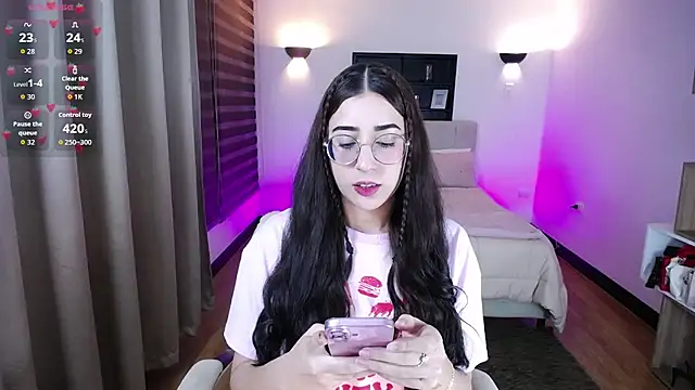 Snapshot of Imkitty-Horny chatting on 10.19.25 Imkitty-Horny online show from 10.19.25