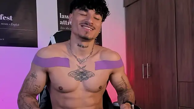 Snapshot of Thomas_Fit1 chatting on 02.17.26 Thomas Fit1 online show from 02.17.26